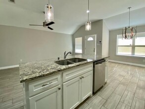 5121 Doolittle Blvd-Unit -B in Houston, TX - Building Photo - Building Photo