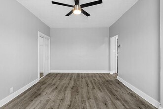 1424 Chestnut Ave in Long Beach, CA - Building Photo - Building Photo