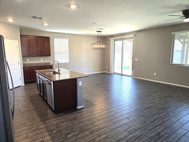 4412 S Sunrise Bluff Way in Tucson, AZ - Building Photo - Building Photo