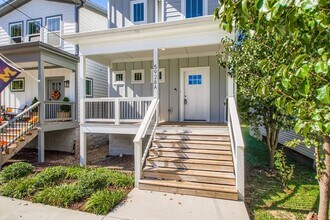 5928 Carl Pl in Nashville, TN - Foto de edificio - Building Photo