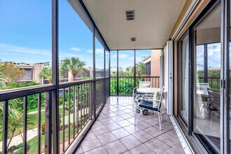 3605 S Ocean Blvd in South Palm Beach, FL - Building Photo - Building Photo