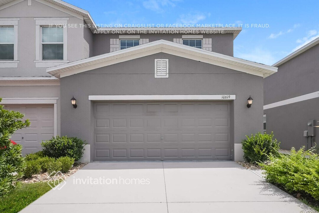 10619 Lake Montauk Dr in Riverview, FL - Building Photo