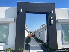 201 W Saint Helena Ave, Unit 4