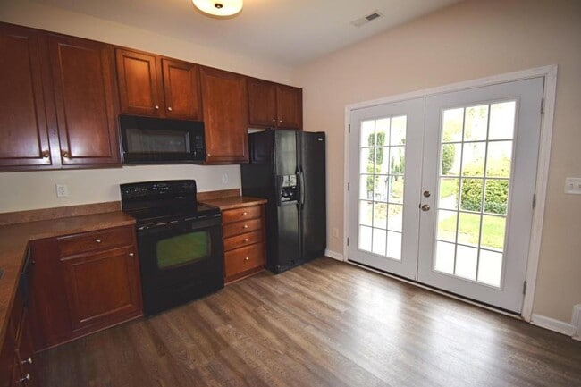 1077 Woodglen Ln in Stallings, NC - Building Photo - Building Photo