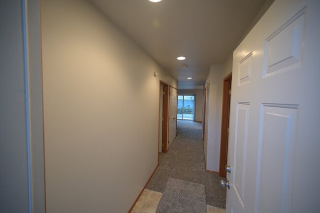 1312 Campbell Ave in Port Angeles, WA - Building Photo - Building Photo