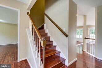 12010 Sugarland Valley Dr in Herndon, VA - Building Photo - Building Photo