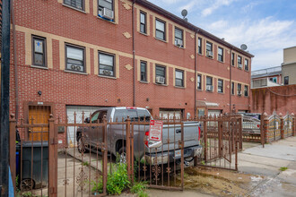 226 Madison St in Brooklyn, NY - Building Photo - Building Photo