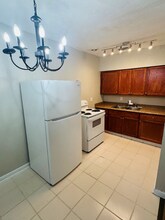 7114 Ken Knight Dr W in Jacksonville, FL - Foto de edificio - Building Photo