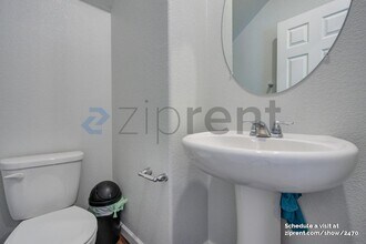 8159 Laurel Willow Ln in Sacramento, CA - Building Photo - Building Photo