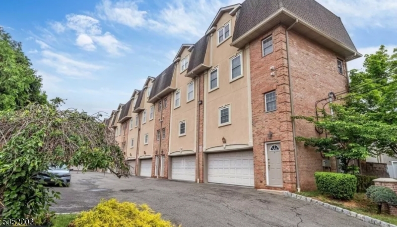 308 Hamilton Pl in Hackensack, NJ - Foto de edificio
