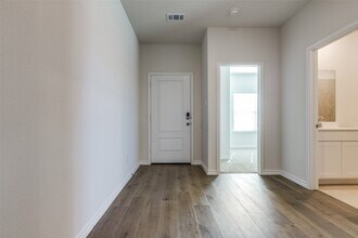 5237 Sandrine Ave in Aubrey, TX - Building Photo - Building Photo