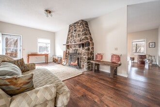 20 Musnug Rd in Danbury, CT - Building Photo - Building Photo