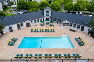 Stadium Park in Eugene, OR - Building Photo