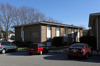 Cumberland Court in Chambersburg, PA - Foto de edificio - Building Photo