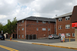 Carolynn Terrace in Lodi, NJ - Building Photo - Building Photo