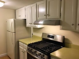 1145 Hartford Ave, Unit 2c in Johnston, RI - Building Photo