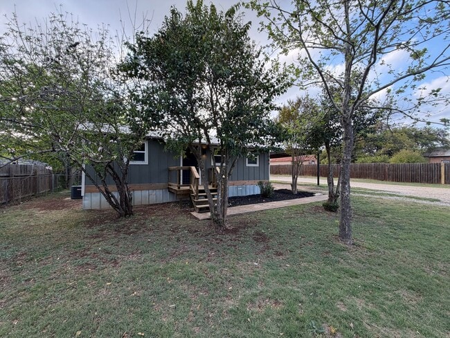 909 Hackberry St in Blanco, TX - Building Photo - Building Photo