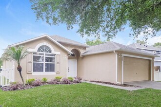 926 Vanderbilt Dr in Eustis, FL - Building Photo - Building Photo