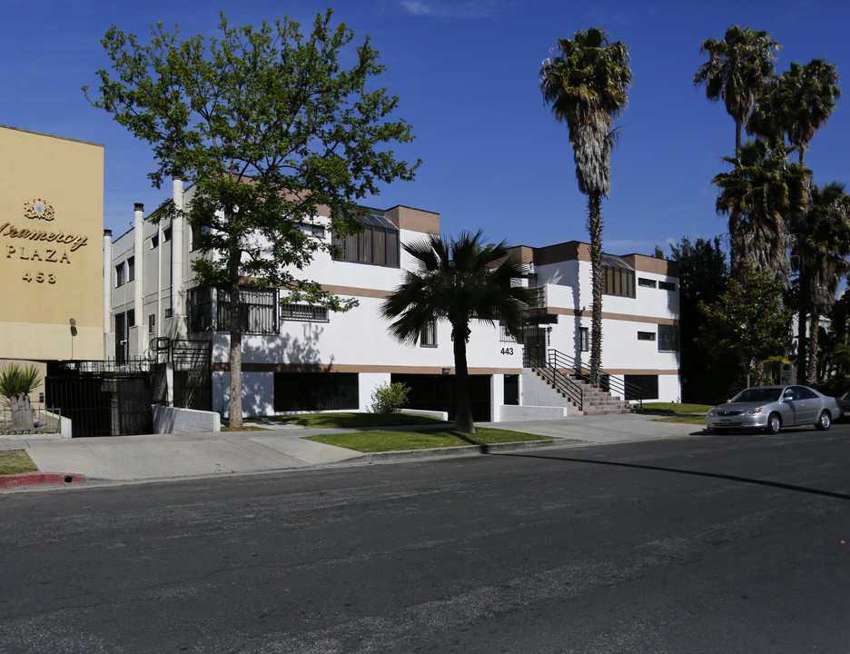 Residential Condominium in Los Angeles, CA - Building Photo