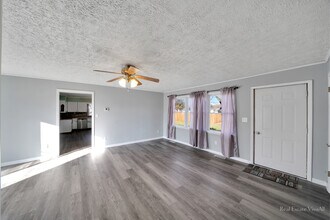 303 S East St in Gardner, IL - Building Photo - Building Photo