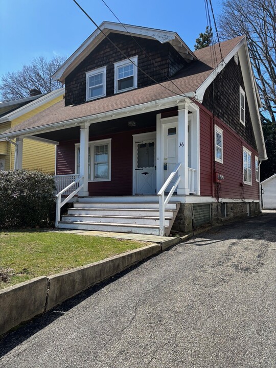 36 Edgewood Ave in Greenwich, CT - Building Photo