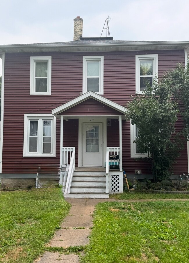 517 N Milwaukee St in Plymouth, WI - Building Photo - Building Photo