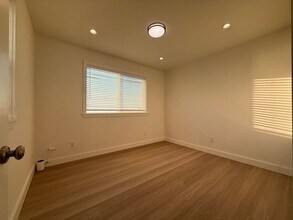 94 Clearview Dr-Unit -Cottage 1 in Daly City, CA - Building Photo - Building Photo