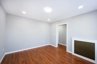 15-17 Saunders St in Boston, MA - Building Photo - Building Photo