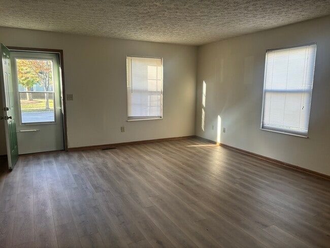 2404 Deerfield Dr, Unit 2404 Deerfield Drive in Grove City, OH - Building Photo - Building Photo