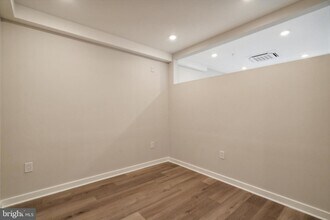 3449 Scotts Ln, Unit A304 in Philadelphia, PA - Building Photo - Building Photo