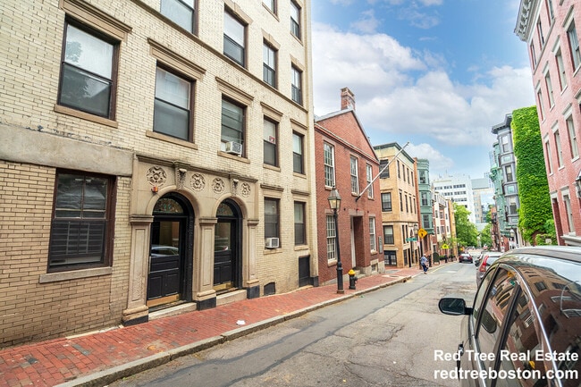 44 Joy St in Boston, MA - Building Photo - Building Photo