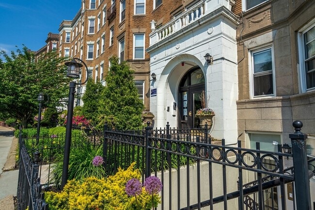 property at 117 Park Dr
