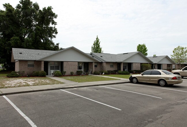 Lakewood Villas of Lady Lake in Lady Lake, FL - Building Photo - Building Photo