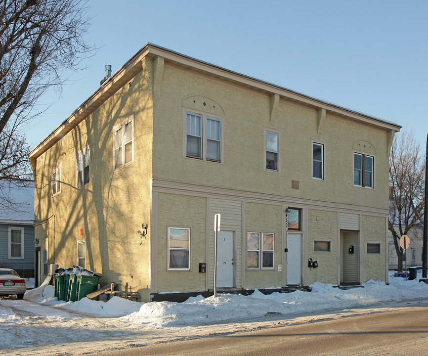 430 Case Ave in St. Paul, MN - Foto de edificio