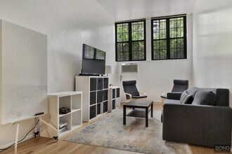 324 Pearl St in New York, NY - Building Photo - Building Photo