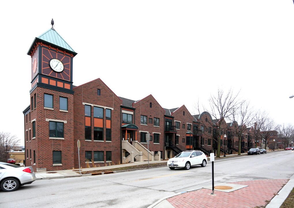 Woodland Avenue Brickstone in Des Moines, IA - Foto de edificio