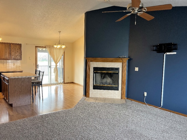 1909 Summerwood St in Goddard, KS - Foto de edificio - Building Photo