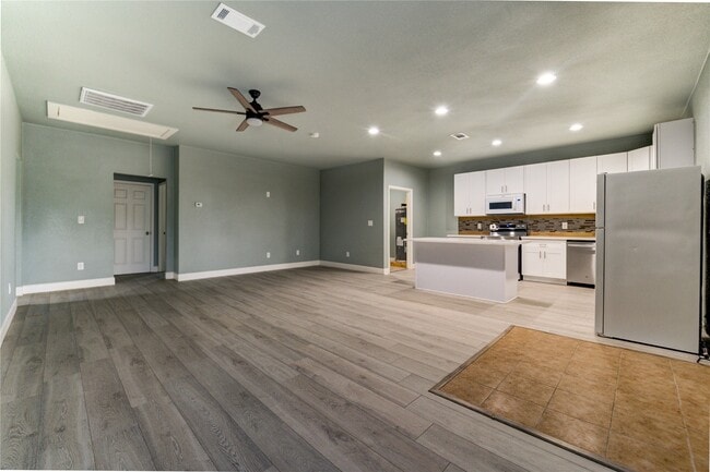 property at 4323 Continental Dr