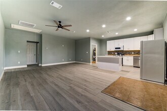 4323 Continental Dr in Houston, TX - Building Photo - Building Photo