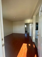 1023 E 12th St in Long Beach, CA - Building Photo - Building Photo