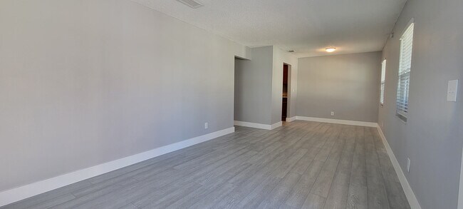 6627 S West Shore Blvd in Tampa, FL - Building Photo - Building Photo