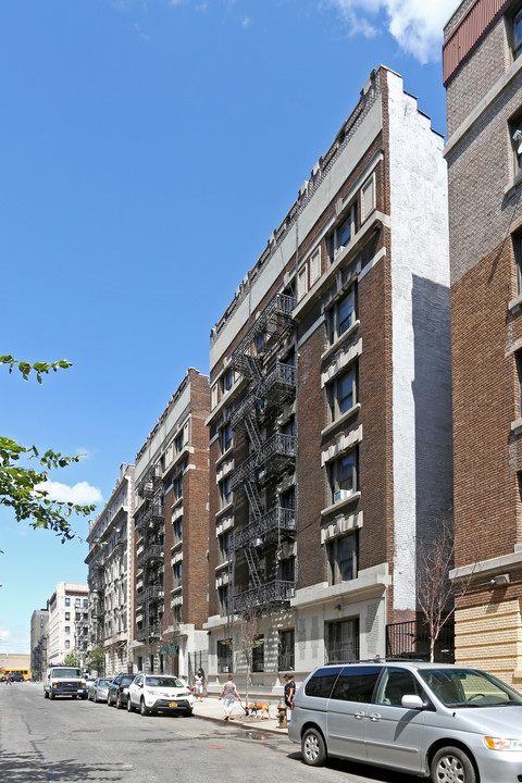 559 W 164th St in New York, NY - Building Photo