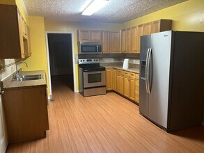 1651 Baysden Ct in Fayetteville, NC - Building Photo - Building Photo