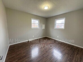 1164 S Hillcrest Ave in Springfield, MO - Building Photo - Building Photo