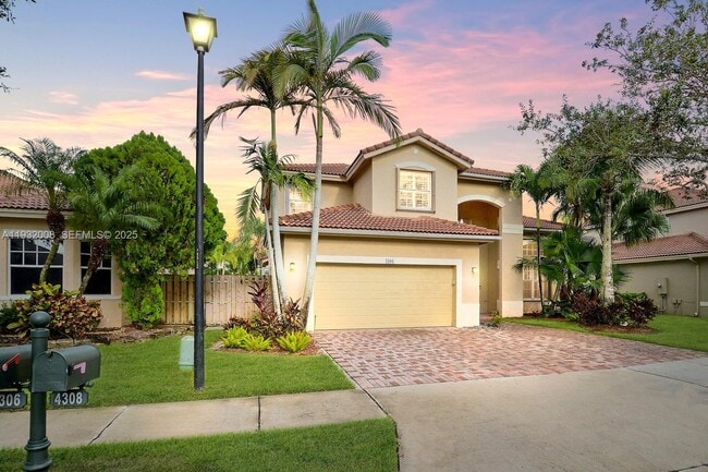 4308 Diamond Terrace in Weston, FL - Building Photo - Building Photo