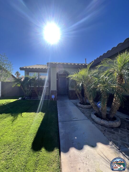 1220 Mc Millin St in Calexico, CA - Building Photo - Building Photo