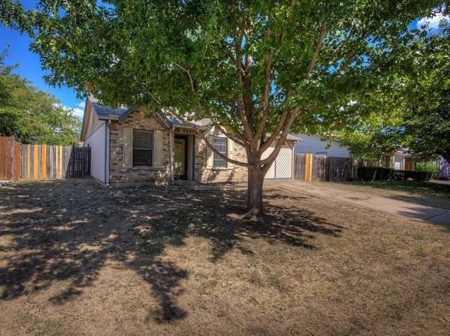 2441 Sweetwood Dr in Fort Worth, TX - Building Photo - Building Photo