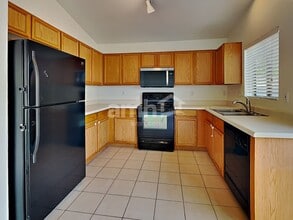 12734 W Sweetwater Ave in El Mirage, AZ - Foto de edificio - Building Photo