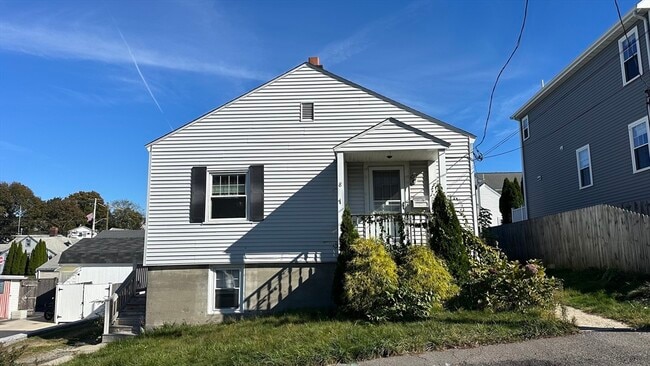 8 Richfield St in Quincy, MA - Building Photo - Building Photo