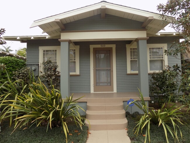 property at 909 W University Ave